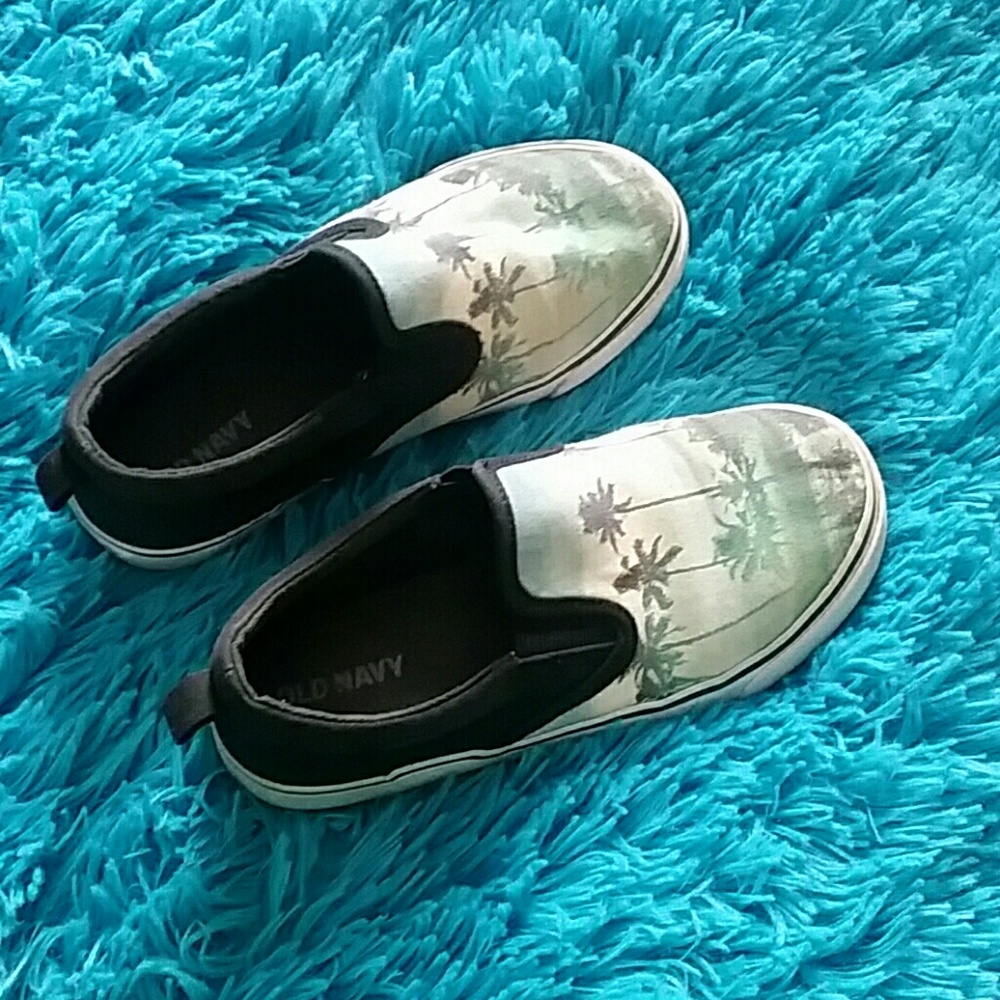 Boys slip on's
